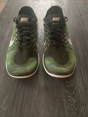 Nike Men’s Flyknit Training Shoes - Green/Black/White